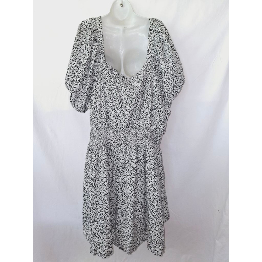 Old Navy Floral Size 4X White Black women's mini cottage core puff sleeves dress - Picture 6 of 9